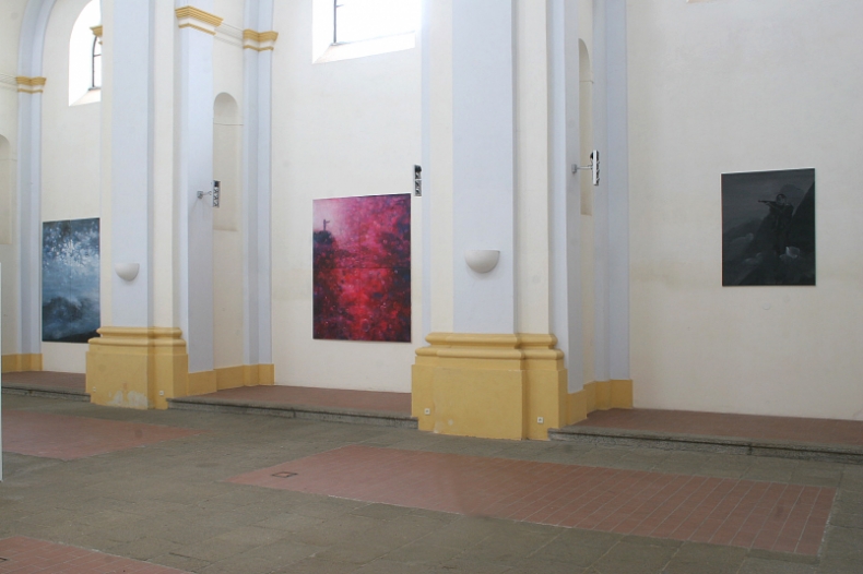 Pohled do instalace v kostele sv. Vavřince, Klatovy