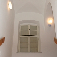 Wherever You Go / Kamkoliv jdeš, 2009, sound installation / zvuková instalace, 4xaudio, 10‘, Gallery at the White Unicorn / Galerie U Bílého jednorožce, Klatovy