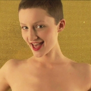 She Wants Crocodiles, 8‘ (video still) She Wants Crocodiles, 8‘ (video still)
